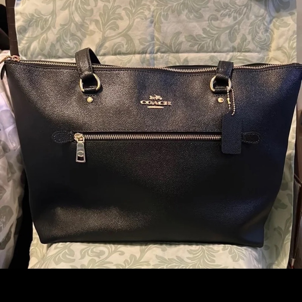 Coach Gallery Zip Top Tote - Black